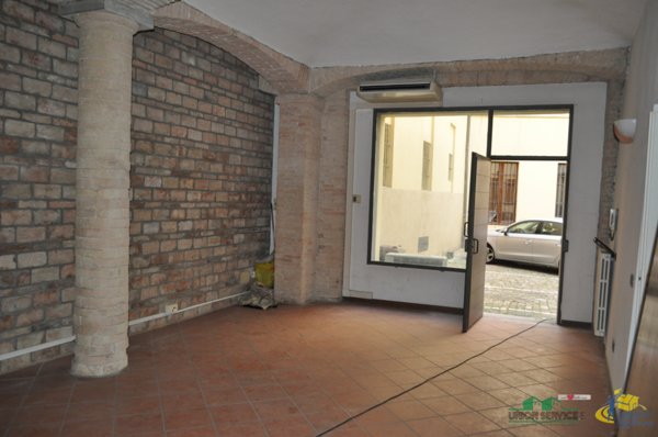 appartamento in vendita a Parma in zona Centro Storico