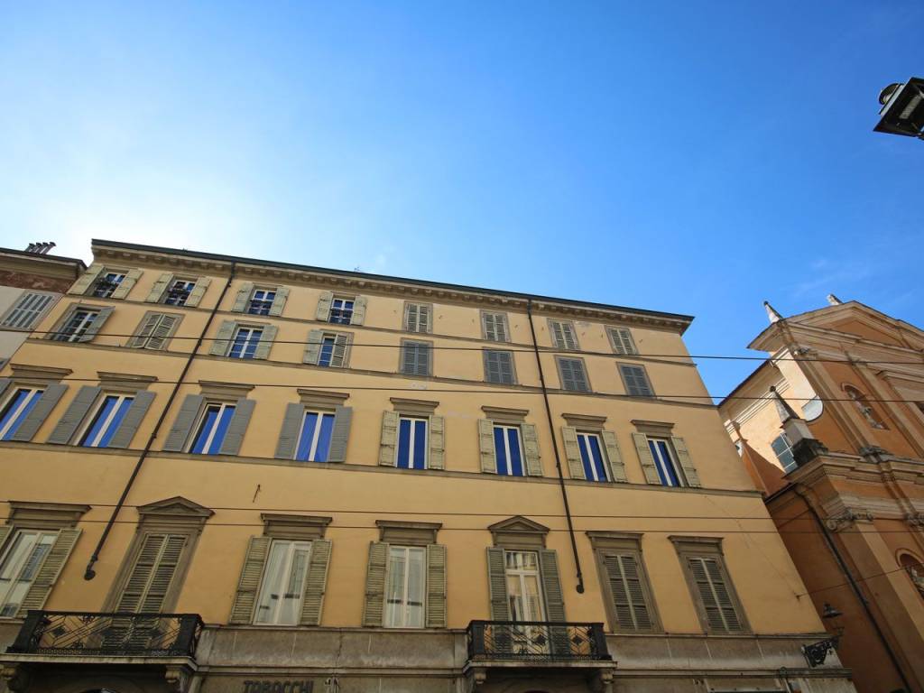 appartamento in vendita a Parma in zona Centro Storico