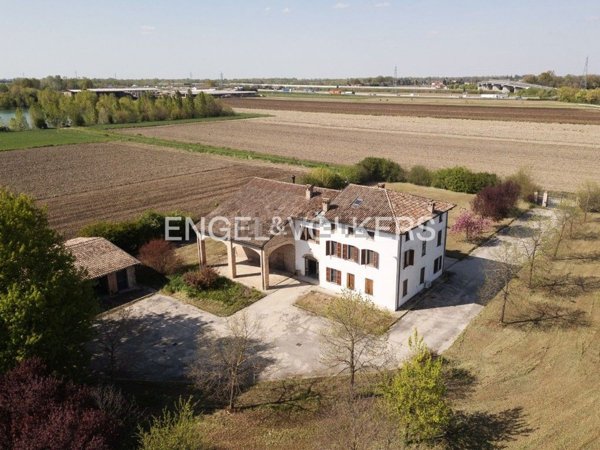casa indipendente in vendita a Parma