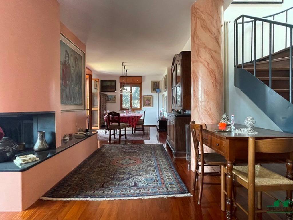 appartamento in vendita a Parma in zona Montanara