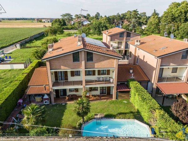 casa indipendente in vendita a Parma in zona Corcagnano
