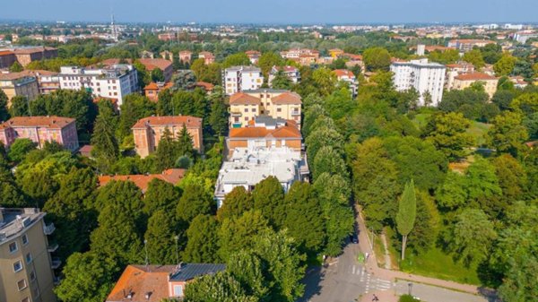 appartamento in vendita a Parma in zona Cittadella