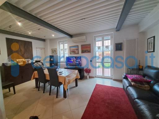 casa indipendente in vendita a Parma in zona Centro Storico