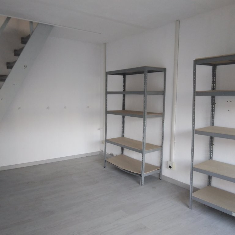 locale di sgombero in vendita a Parma in zona Pablo