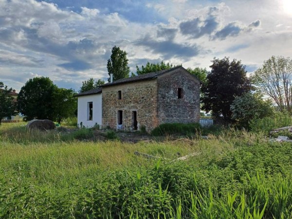 casa indipendente in vendita a Parma in zona Baganzola