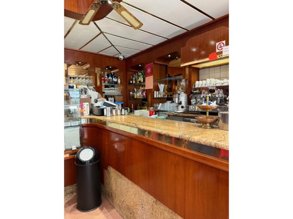 negozio in vendita a Parma in zona Cittadella