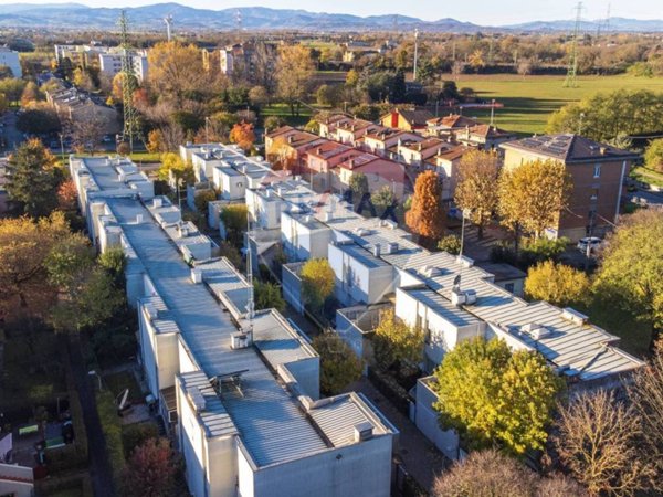 casa indipendente in vendita a Parma in zona Montanara