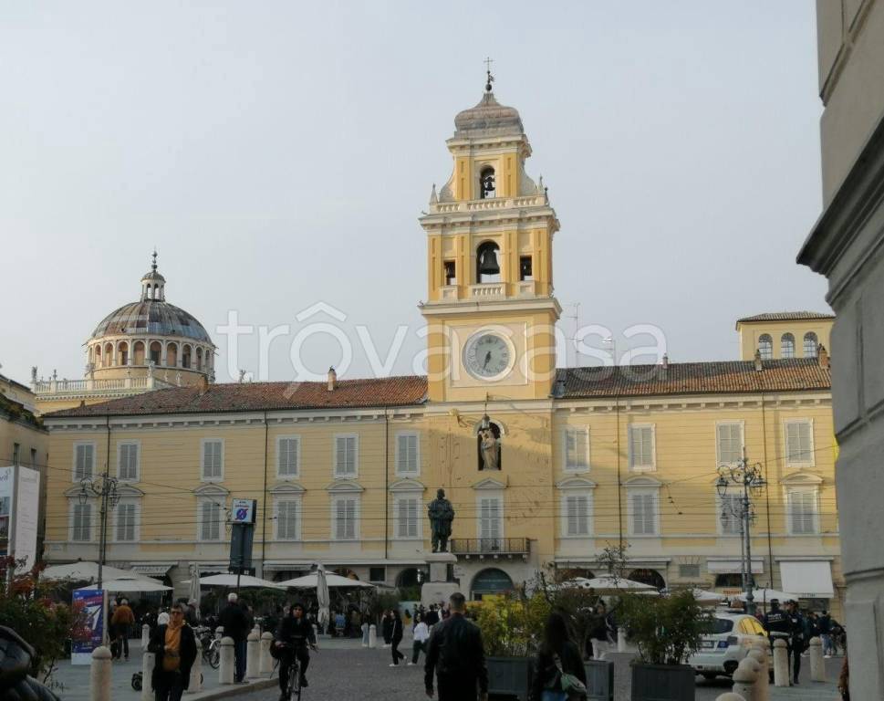 appartamento in vendita a Parma in zona Centro Storico