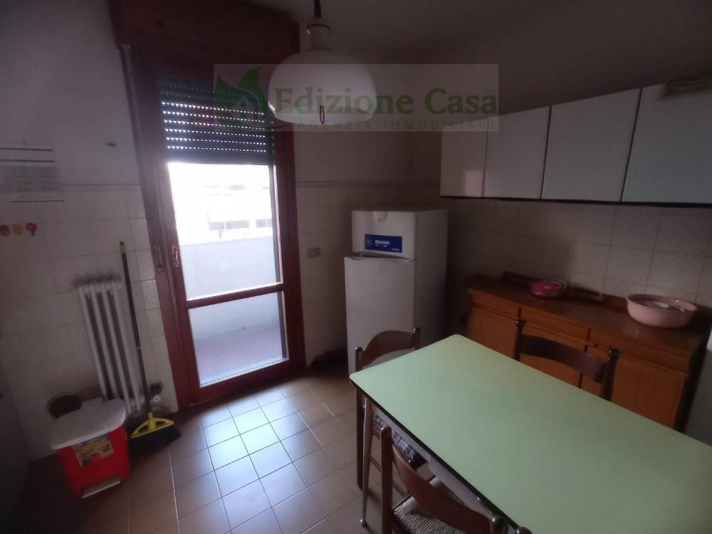 appartamento in vendita a Parma in zona Cittadella