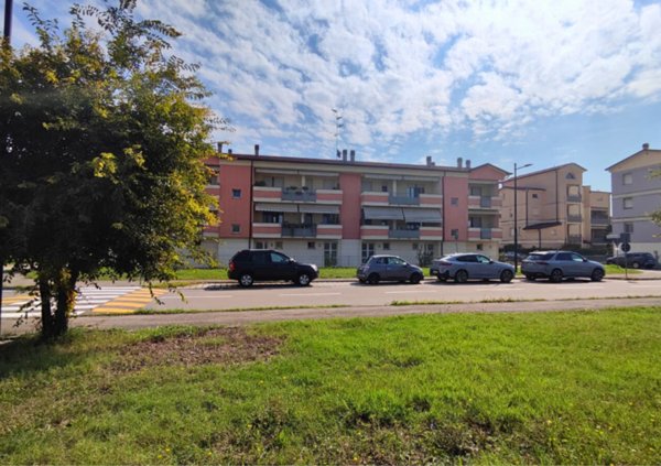 appartamento in vendita a Parma in zona San Martino / Paradigna