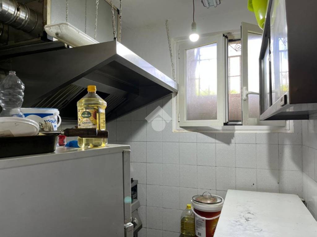 negozio in vendita a Parma in zona Oltretorrente