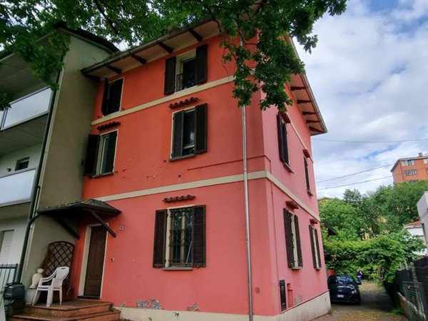 casa indipendente in vendita a Parma in zona San Leonardo