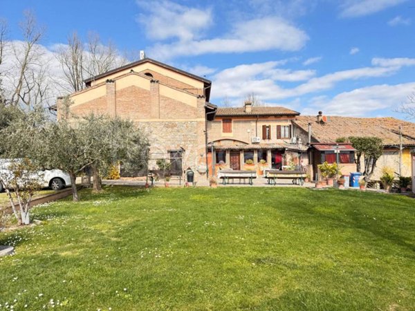 casa indipendente in vendita a Parma in zona Corcagnano