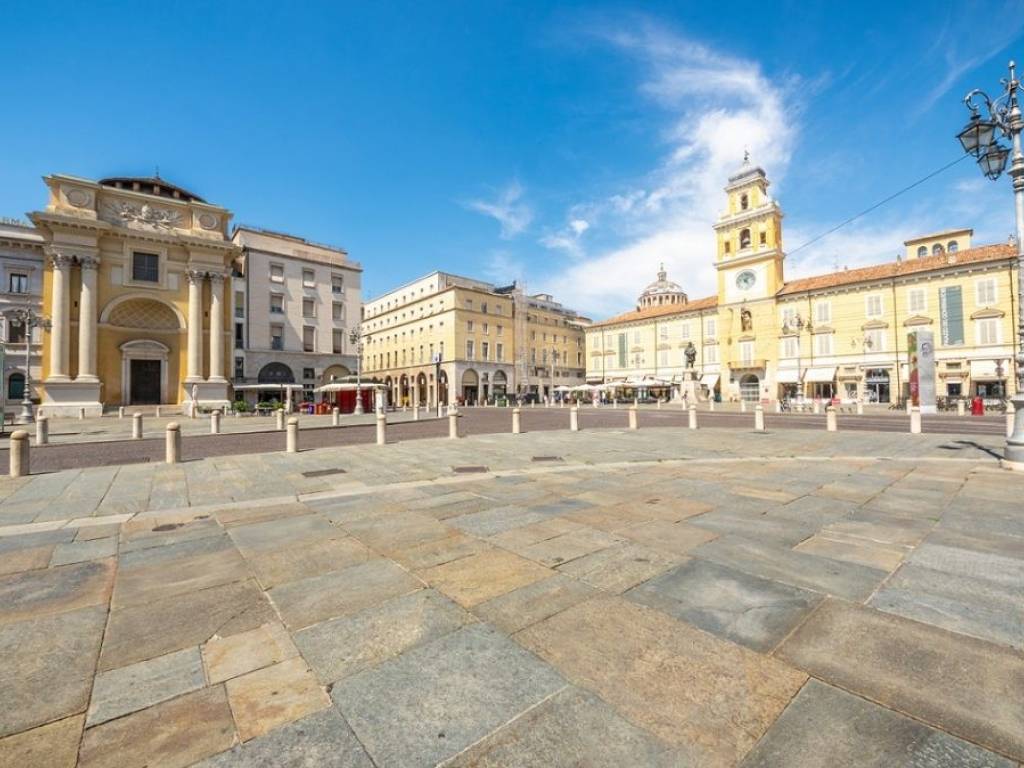 appartamento in vendita a Parma in zona Centro Storico