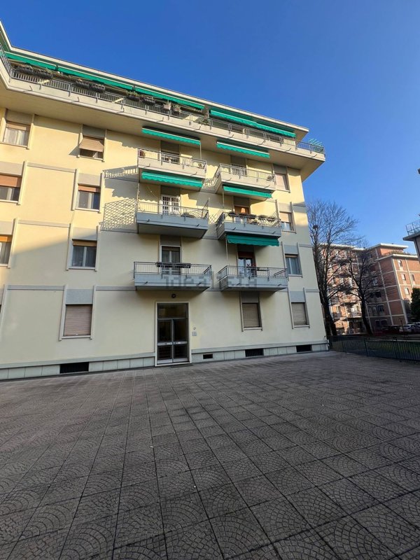 appartamento in vendita a Parma in zona Cittadella