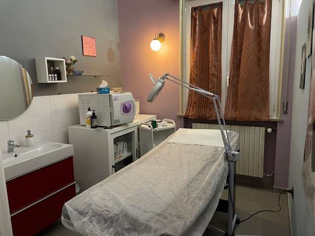negozio in vendita a Parma in zona Cittadella