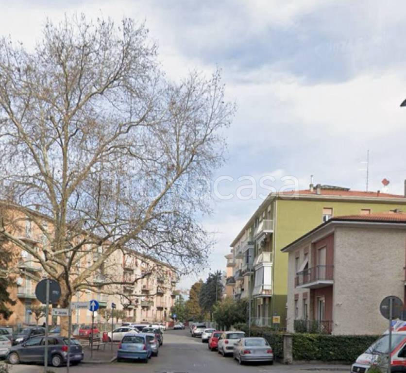 locale di sgombero in vendita a Parma in zona Montanara