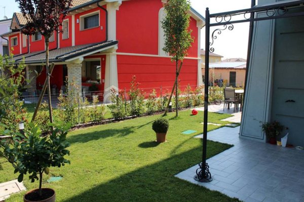 casa indipendente in vendita a Parma in zona Vigatto