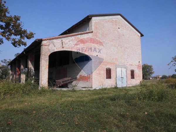 casale in vendita a Parma in zona Baganzola