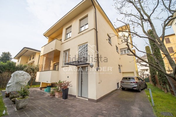 casa indipendente in vendita a Parma