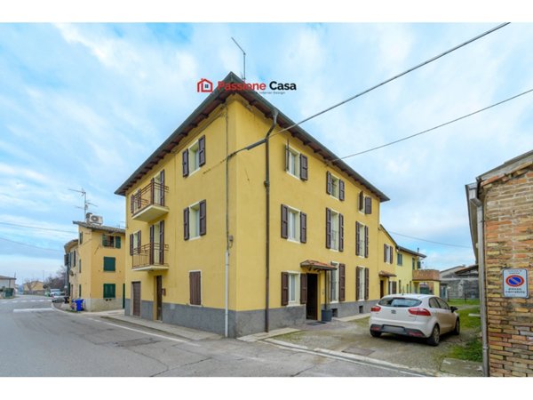 appartamento in vendita a Parma in zona Montanara