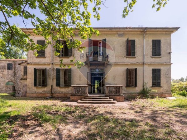villa in vendita a Parma in zona Centro Storico
