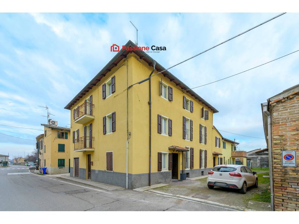 appartamento in vendita a Parma in zona Carignano