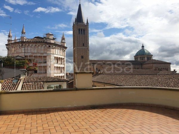 appartamento in vendita a Parma in zona Centro Storico