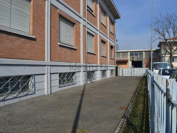 locale di sgombero in vendita a Parma