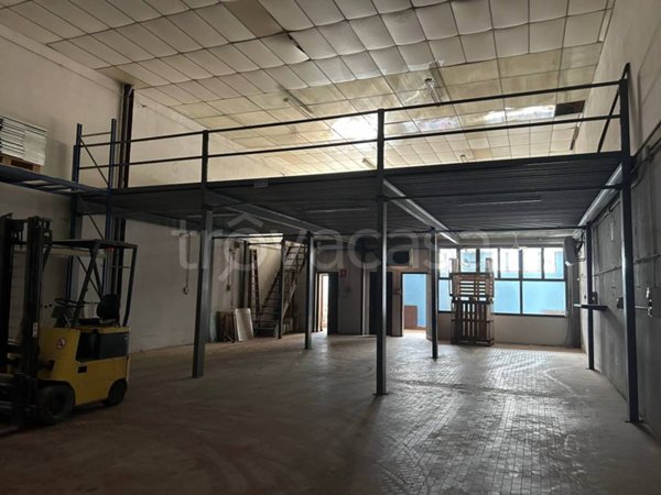 locale commerciale in vendita a Parma in zona San Lazzaro