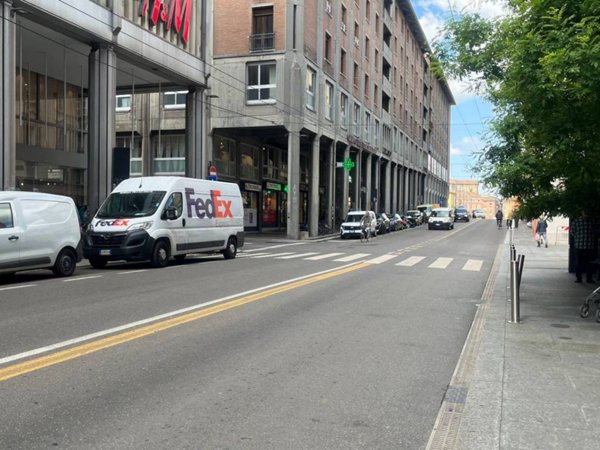 negozio in vendita a Parma in zona Centro Storico