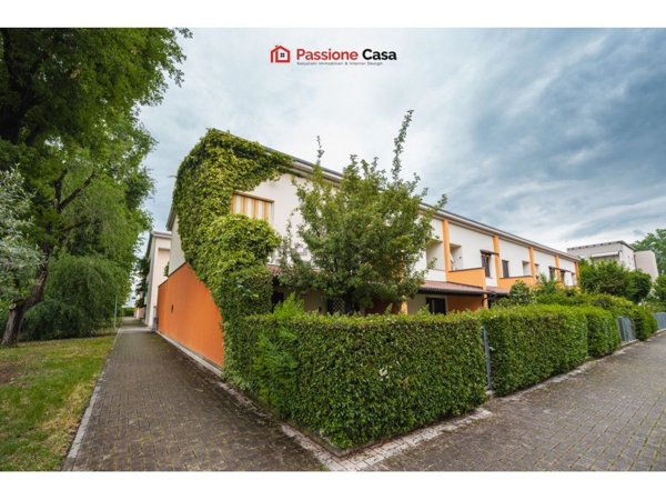 casa indipendente in vendita a Parma