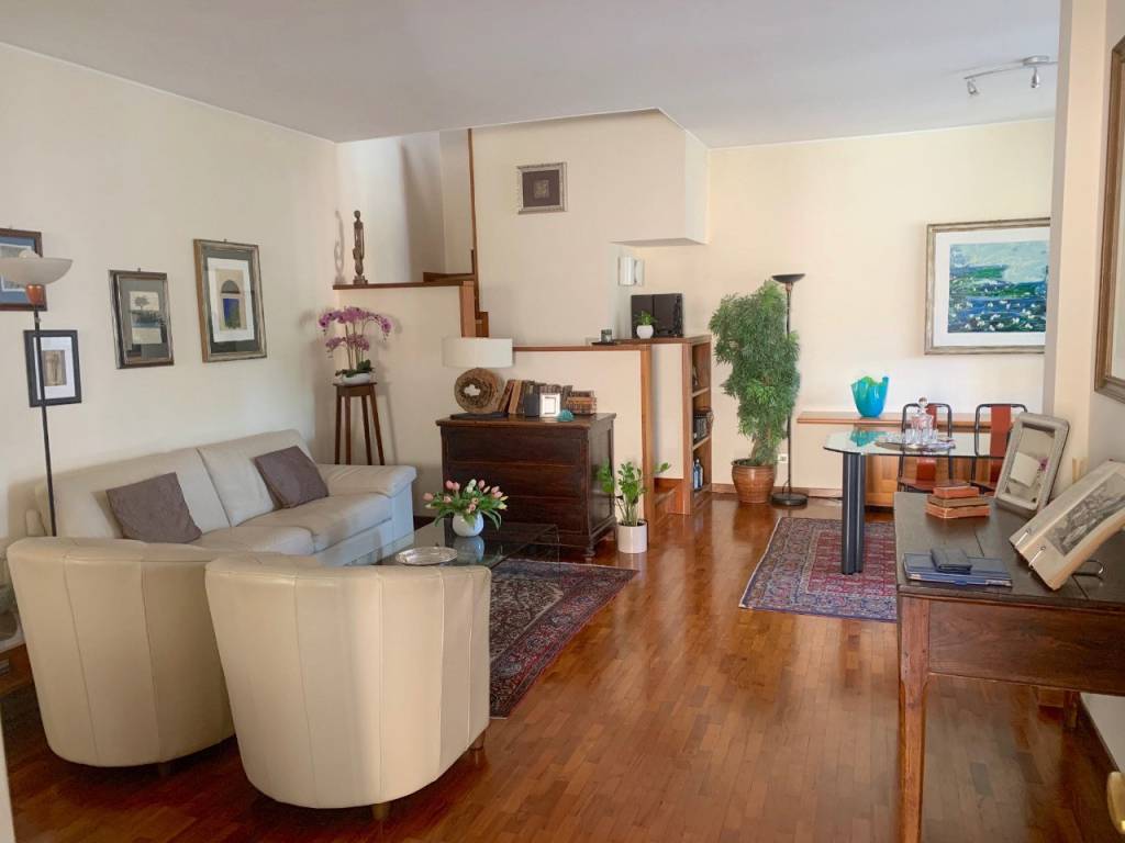 appartamento in vendita a Parma in zona Cittadella