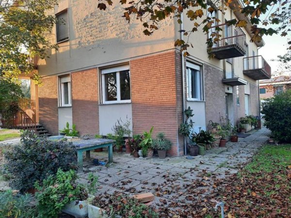 casa indipendente in vendita a Parma in zona Fognano