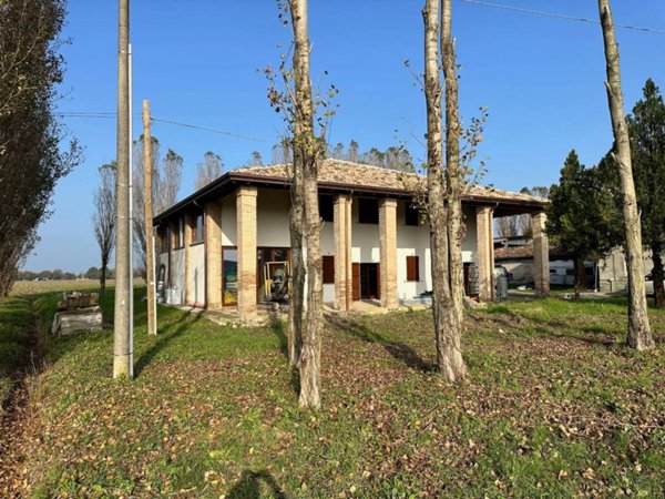 casa indipendente in vendita a Parma in zona Baganzola