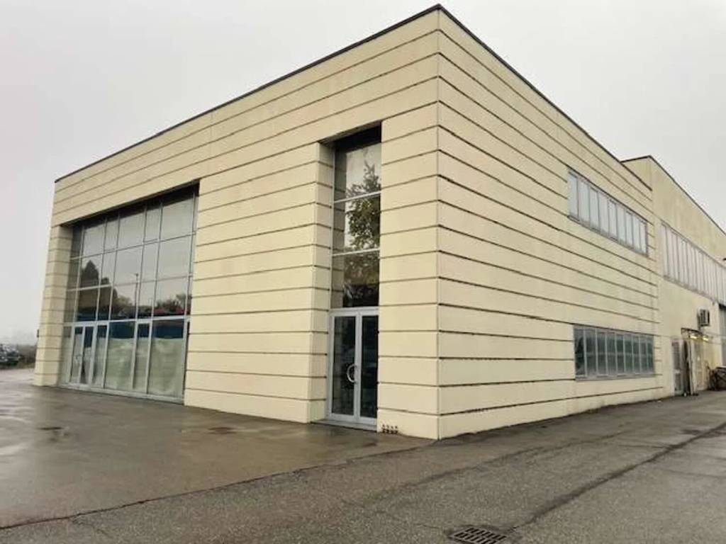 locale commerciale in vendita a Parma in zona Corcagnano