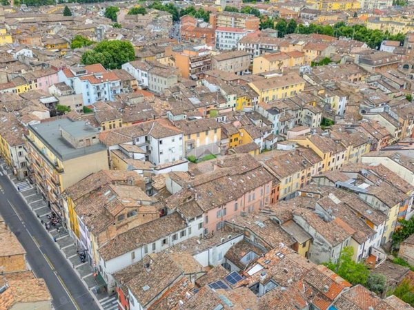 appartamento in vendita a Parma in zona Oltretorrente