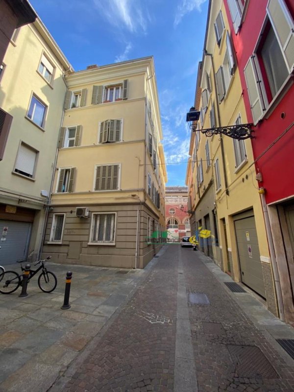 appartamento in vendita a Parma in zona Centro Storico