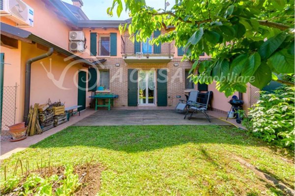 casa indipendente in vendita a Parma