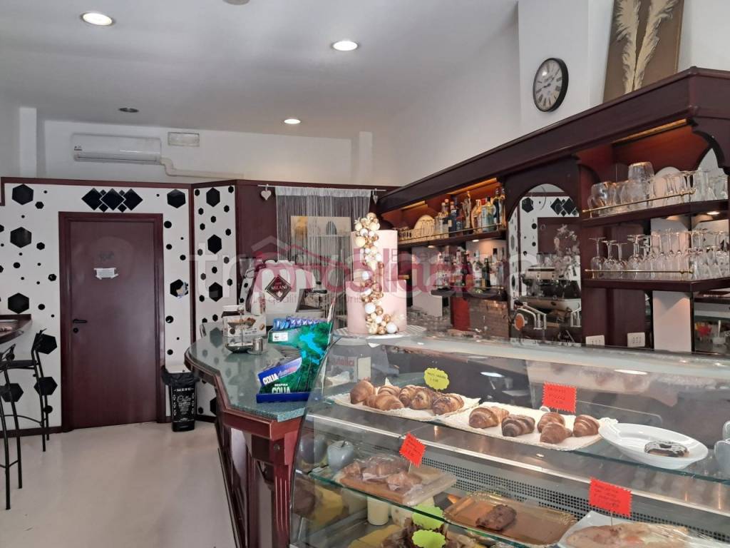 negozio in vendita a Parma in zona Centro Storico