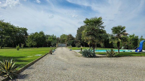 casa indipendente in vendita a Parma