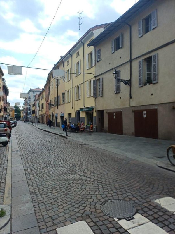 appartamento in vendita a Parma in zona Centro Storico