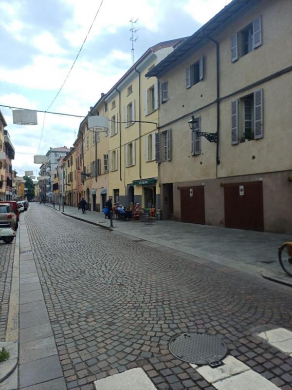 appartamento in vendita a Parma in zona Centro Storico
