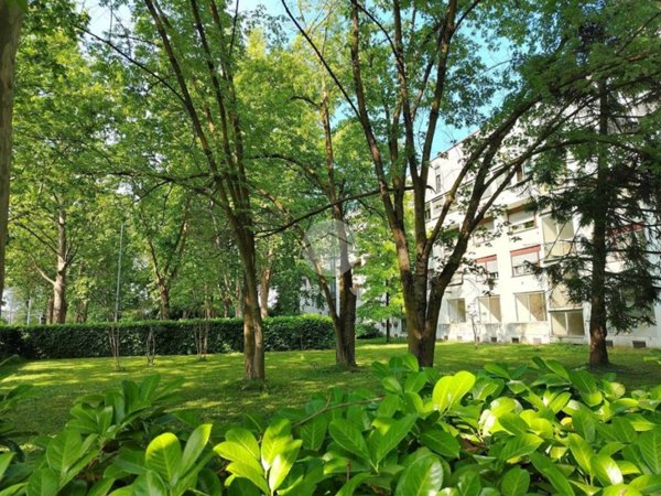 appartamento in vendita a Parma in zona Cittadella