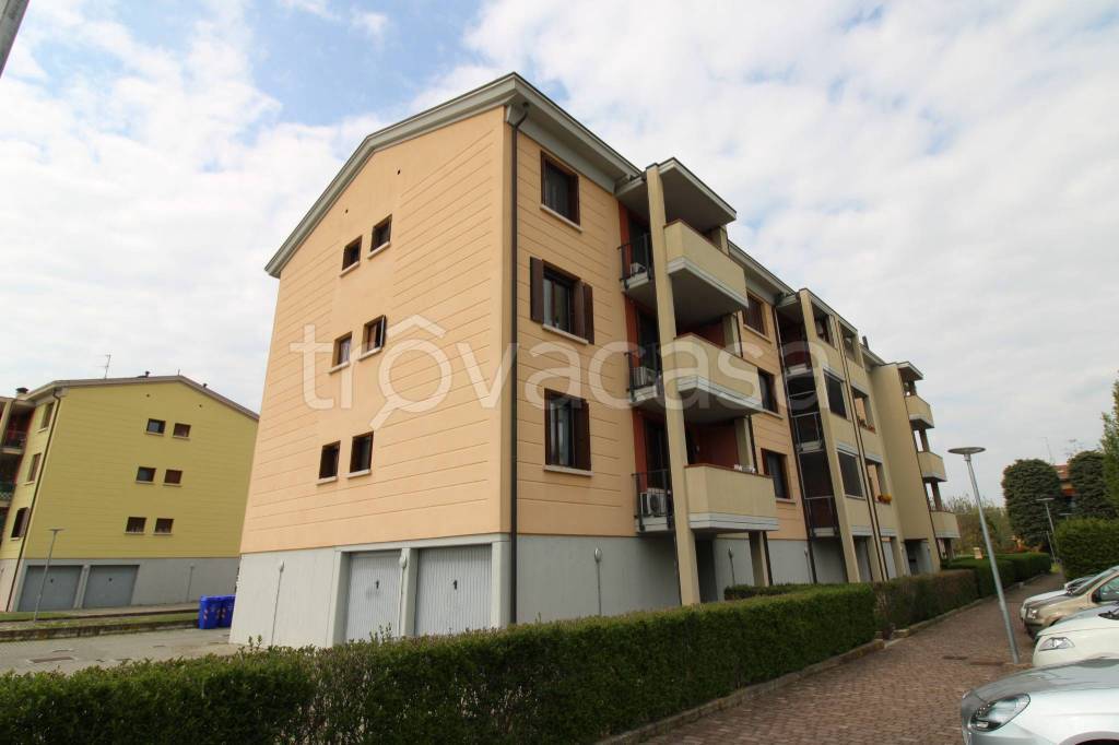 appartamento in vendita a Parma in zona Baganzola