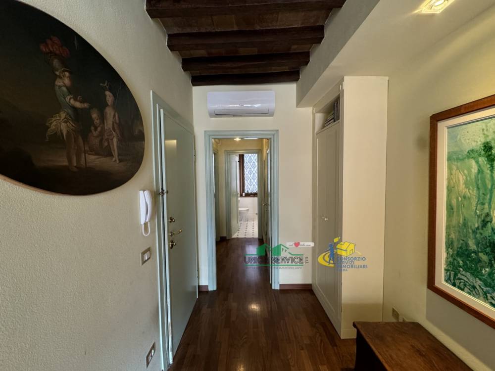 appartamento in vendita a Parma in zona Oltretorrente