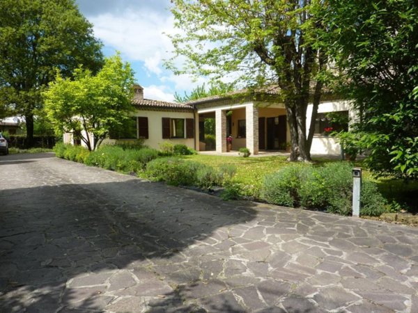 casa indipendente in vendita a Parma in zona Mariano