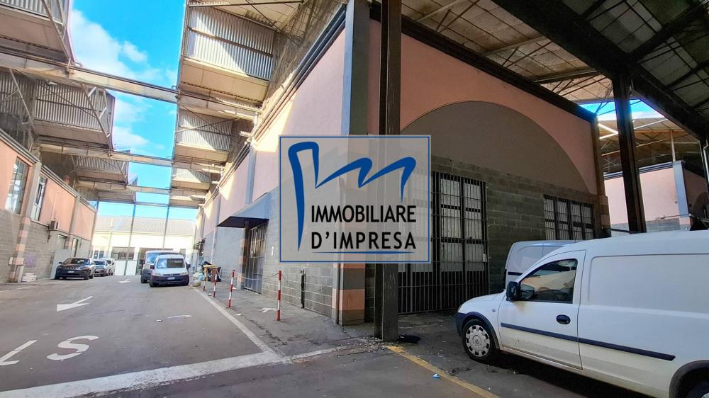 capannone in vendita a Parma
