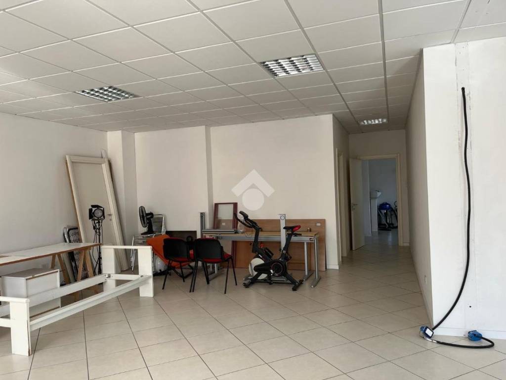 ufficio in vendita a Parma in zona Pablo