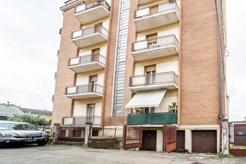 intera palazzina in vendita a Parma in zona Centro Storico